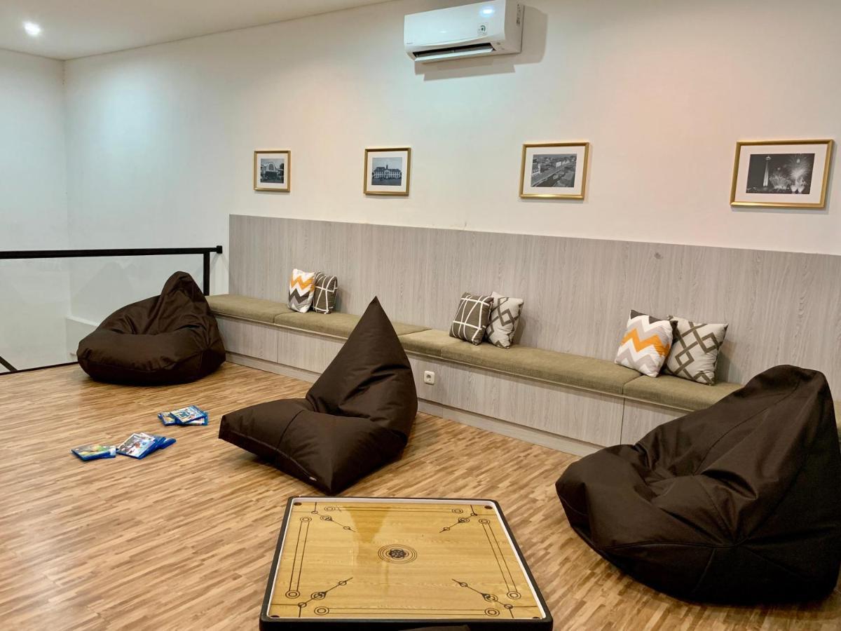 Stay Inn Hostel Jakarta Exterior photo
